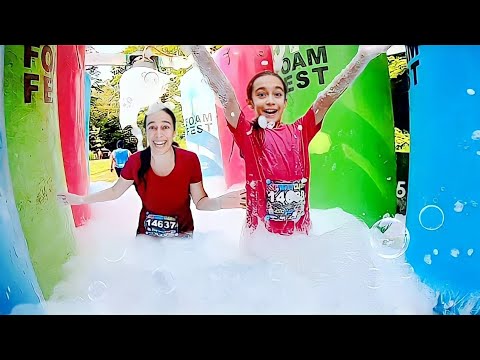 CORRIDA DE AVENTURA - LAMA, ESPUMA E DIVERSÃO ★ Vlog 5km Foam Fest Toronto com a Mamãe Fabi