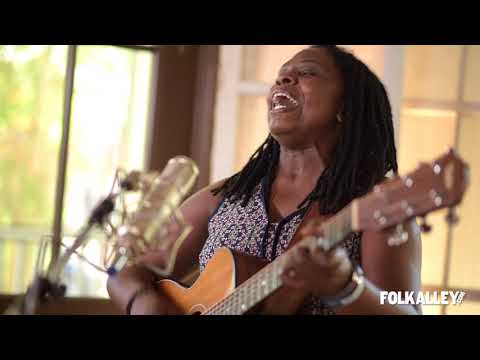 Folk Alley Sessions at 30A: Ruthie Foster - "Woke Up This Morning"