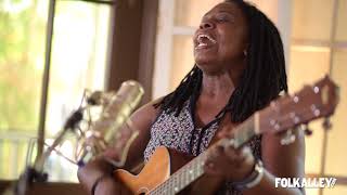Folk Alley Sessions at 30A: Ruthie Foster - &quot;Woke Up This Morning&quot;