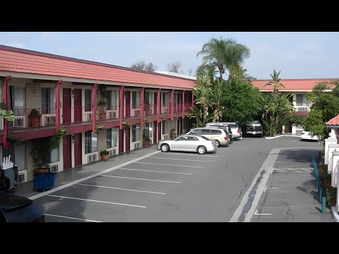 Days Inn & Suites by Wyndham Anaheim At Disneyland Park | United States | Hotel Review🏠