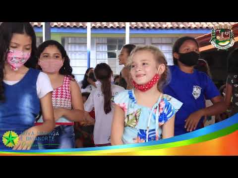 Apresentação de música dos Alunos da Unidade PODIUM.