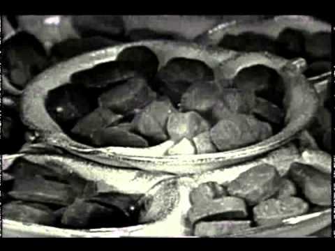 Commercials :: Queen for a Day