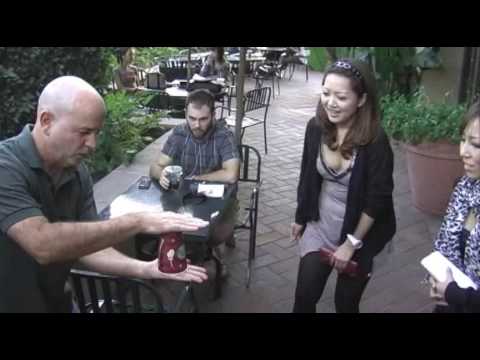 Voir la vidéo de Mojoe 2.0 - John Kennedy