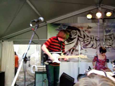 Crystal Stilts - The Dazzled live @ GASK CREEPY TEEPEE FESTIVAL 08/07/09