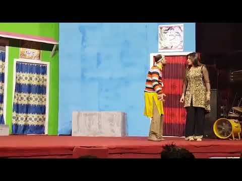New Pakistani Punjabi Comedy Stage Show - Alarm Kharkan Gay #3 - Funny Clip