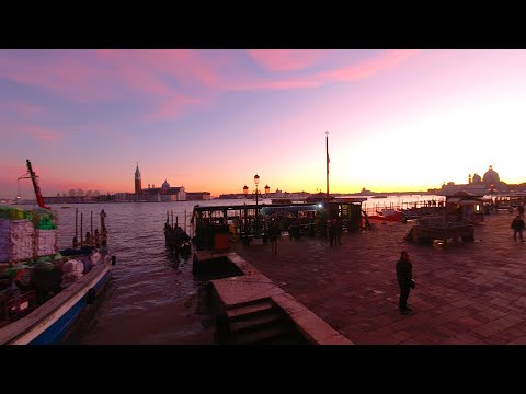 Italy walk - The beautiful sunset in Venezia, Venice (ベネチア, ベニス) - 4K