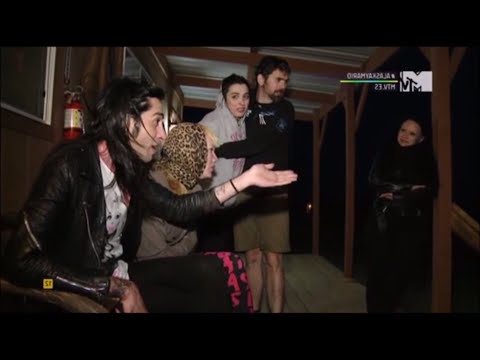 Alaska y Mario - En la reserva india