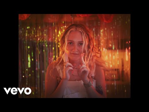 Edie Bens - Don't Love You Anymore (Official Music Video)
