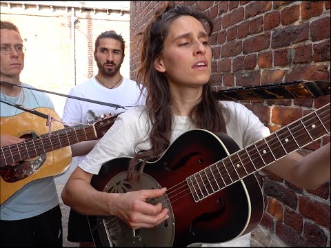 Black Sea Dahu – Le temps se fuit (Acoustic in Lille)