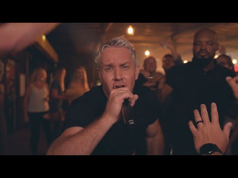 Deon Groot - Dans In Afrikaans (Offisiële Musiekvideo)