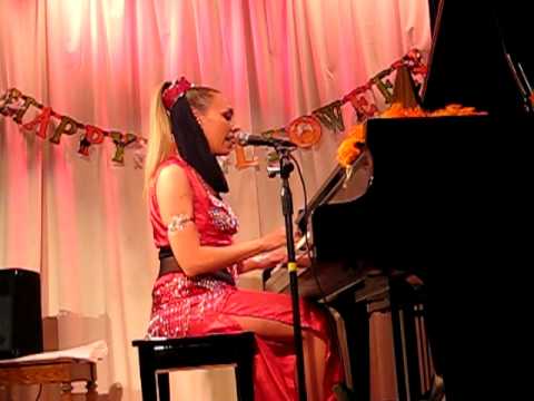 Mischievia Halloween 2008 Happy Phantom Tori Amos cover video thumbnail