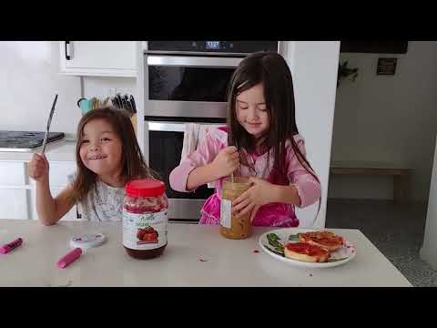 How to make the best IN-N-OUT double double Peanut Butter and Jelly Bagel Sandwich!!