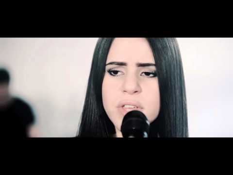 Marina Kaye  (mini Live)