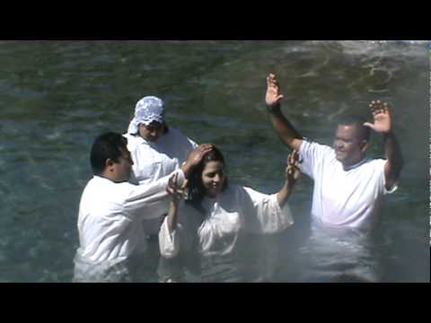 BAUTISMOS EN AGUA,RIO AZUSA,CALIFORNIA09/18/2010
