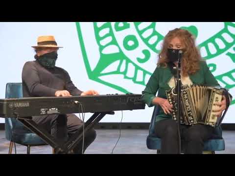 Eamonn Flynn (piano), Kathleen Smith (accordion), and Kevin Roche (banjo)