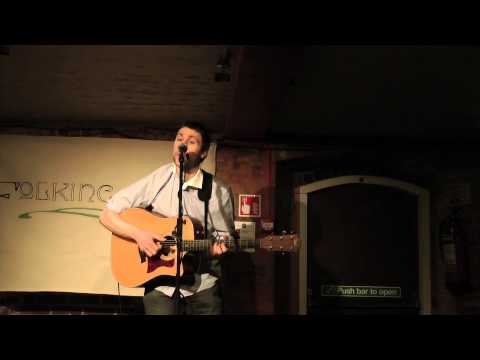 Simon Kempston - Derry Wall - Folking Live [Artree Music]
