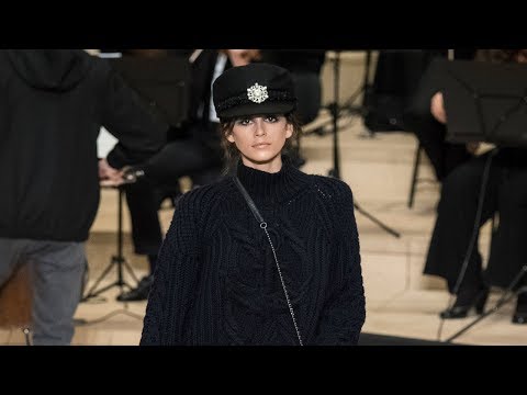 Chanel | Pre - Fall Métiers d Art Show 2017/18  | Paris/Hamburg