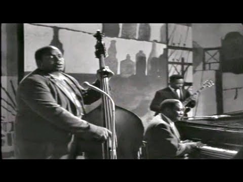 Willie Dixon - Sittin' And Cryin' The Blues 1963 (live)