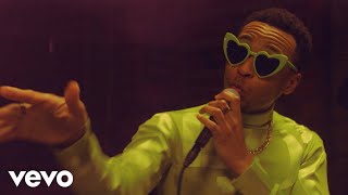 Kevin Ross - Love In The Middle (Live) (Official Video)