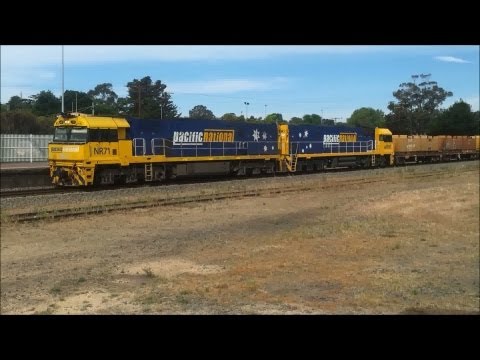 NR71 & NR89 Pacific National Freight train at stawell 25 nov 2012