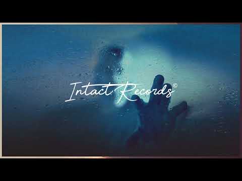 Vowed & Robbie Rosen - Crying