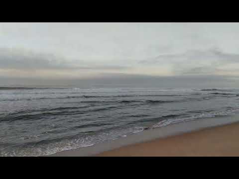 Sábado com ondas fortes em Balneário Barra do Sul SC 