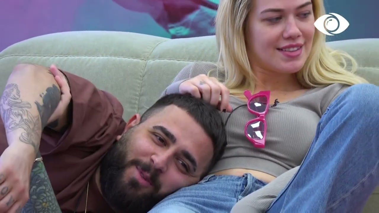 Ma përkëdhel pak kokën/Keisi përkëdhel Lorencin