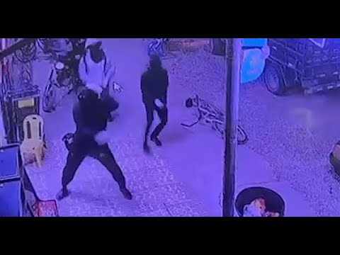 Comando armado en Limón: balacera, persecución y asalto en un solo golpe