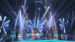 Luis Coronel canta &#39;Mi niña traviesa&#39;