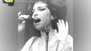 Amy Winehouse - I Saw Mommy Kissing Santa Claus.wmv