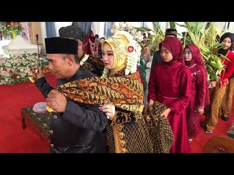 Prosesi Temu Manten Adat Jawa