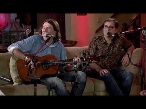 Lenine e Lula Queiroga cantam Se não for amor eu cegue