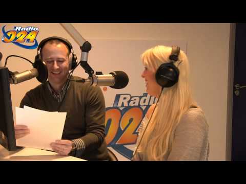 Michel vraagt Peggy Mays het hemd van haar lijf