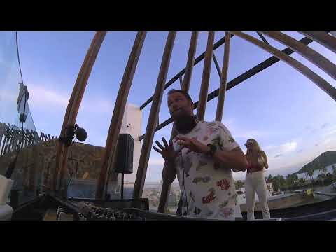 Jeffrey Sutorius goes Deep