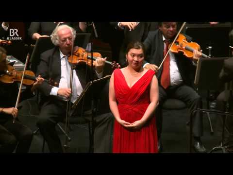 G.Puccini - Si, mi chiamano Mimi (Sop. Irina Park)