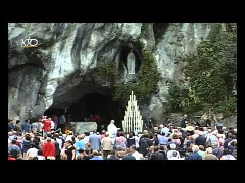 Chapelet à Lourdes