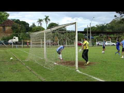 Ediglê marcaram gol de cabeça para o Esportivo