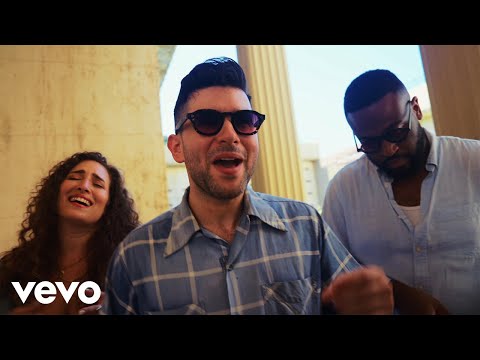 Videoclip de Fly Away — Aaron Frazer