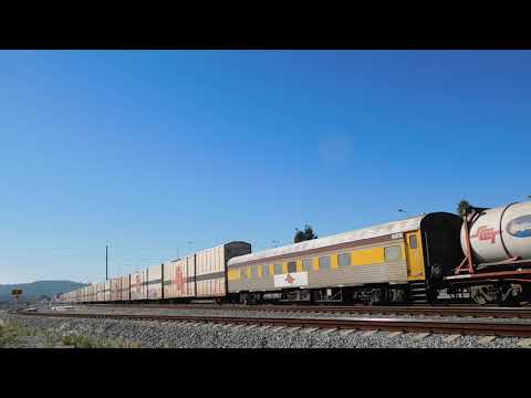 CF4410, CF4403 and GML10 on 2MP9 freighter Midland