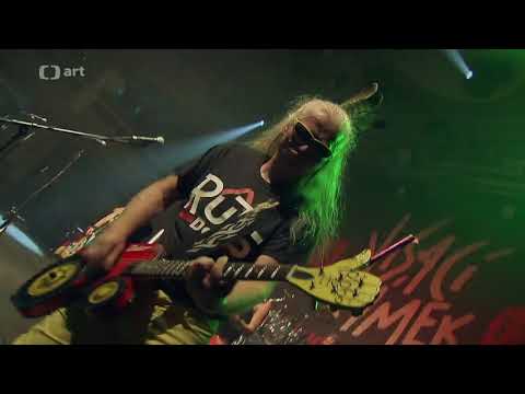 Visací Zámek - Traktor (Lucerna)