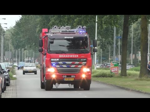 4X4 Tankautospuit Brandweer Woensel 22-2441 met spoed naar een Scooterbrand in Eindhoven
