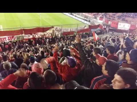""ALENTANDO EN EL TABLON, ALENTANDO HASTA EL FINAL..."" Barra: La Barra del Rojo • Club: Independiente