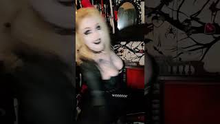 Download lagu are ya batty for these sleeves, too?🦇😎🦇 #goths #gothgirl #gothic #gothfashion #halloween #gothmakeup mp3