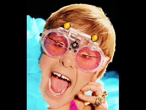 Videoclip de A Step Too Far — Elton John