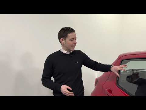 152DL443 Toyota  YARIS HYBRID LUXURY MC