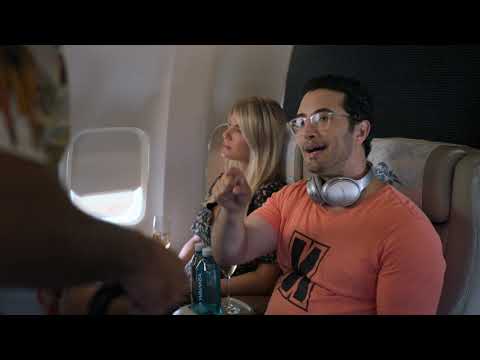 Silicon Valley S06E05 - Dinesh and Gabe on the plane
