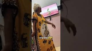 Download lagu When Grandma Follows the Alien Dance mp3 Download lagu When Grandma Follows the Alien Dance mp3