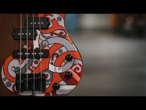 Custom Bass Ibanez GSRM20B - Handpainted by Lisa Mikhtarian Bild 9