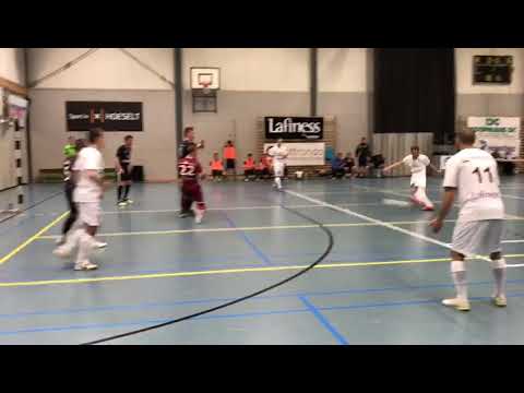 Laatste wedstrijd tegen Wellen - vrije trap Joren Paulus