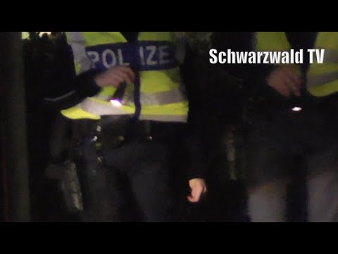 🚨🚔 Polizeieinsätze in Weil am Rhein: Polizeikontrolle & Auto rollt ins Schaufenster [17.02.2024]